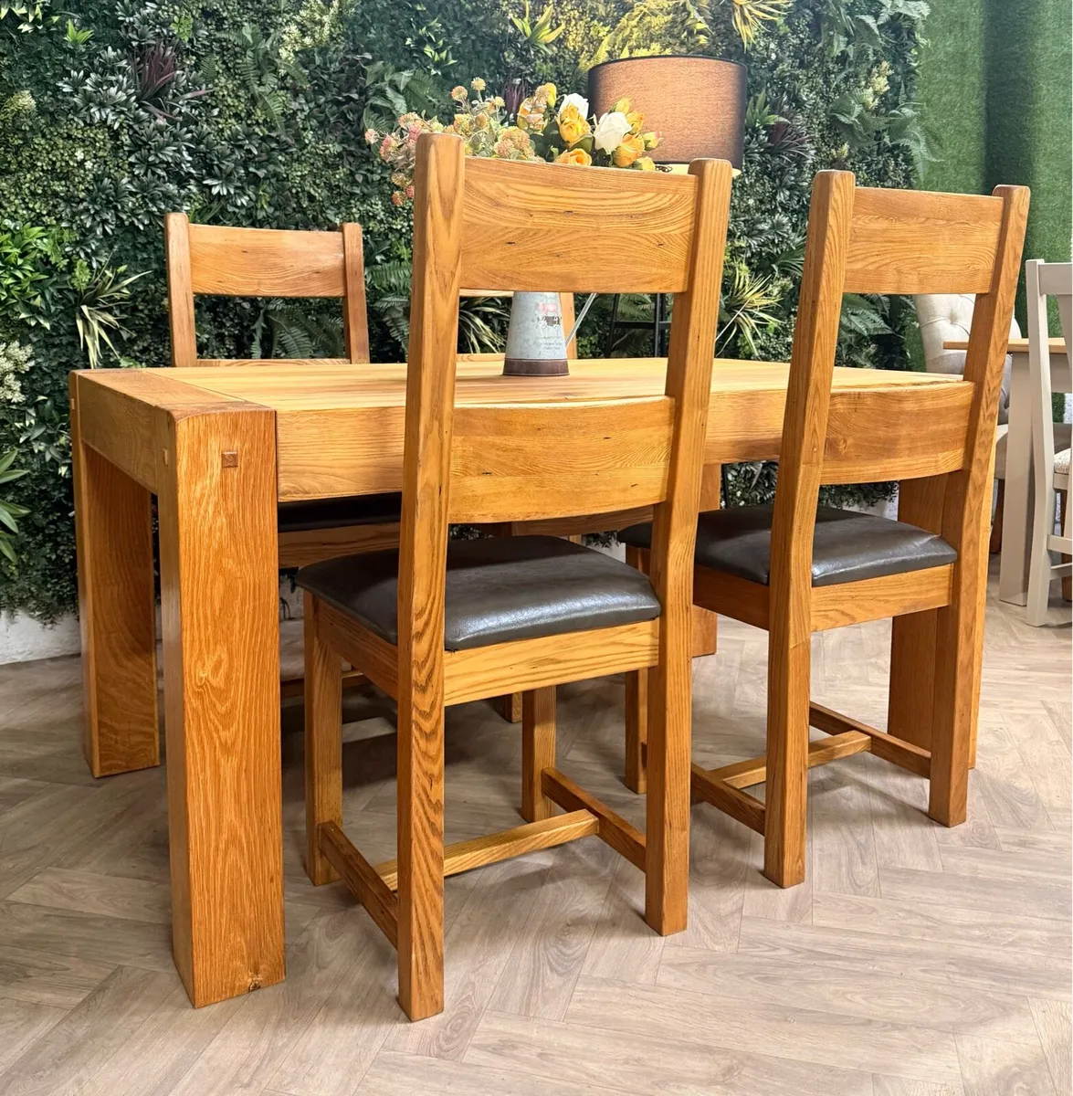 Oak kitchen table & 4 chairs/dining set - Image 1