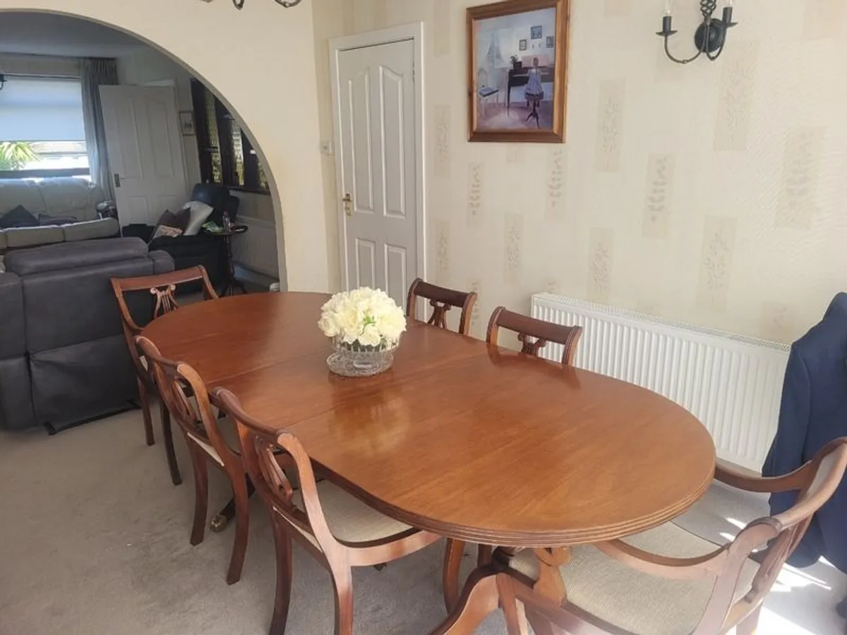 Mahogany Table and chairs - Image 1