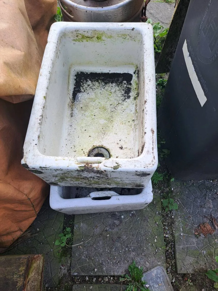 Two Belfast Sinks great Condition . - Image 2