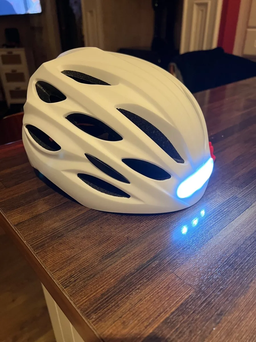 Bike helmet - Image 1