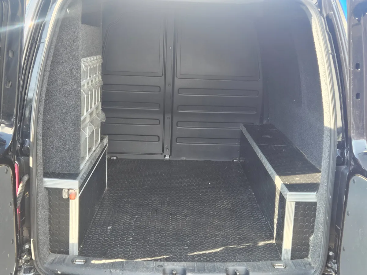 Vw caddy van 2020 black - Image 4