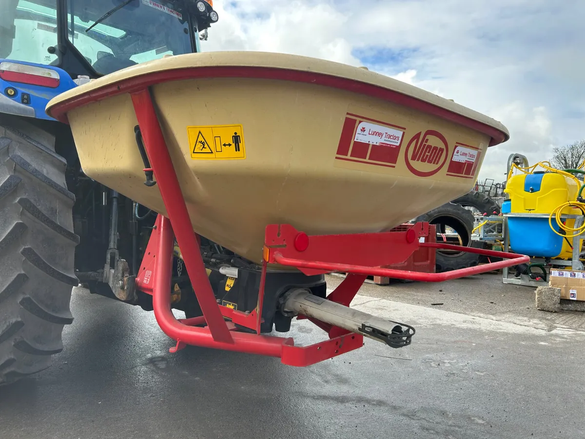 2022 Vicon PS04 Fertiliser Spreader - Image 1