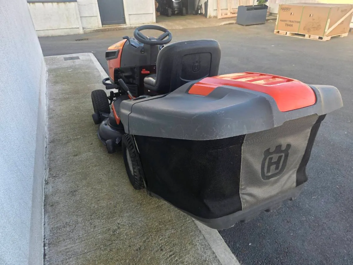 Husquvana lawnmower for sale - Image 3