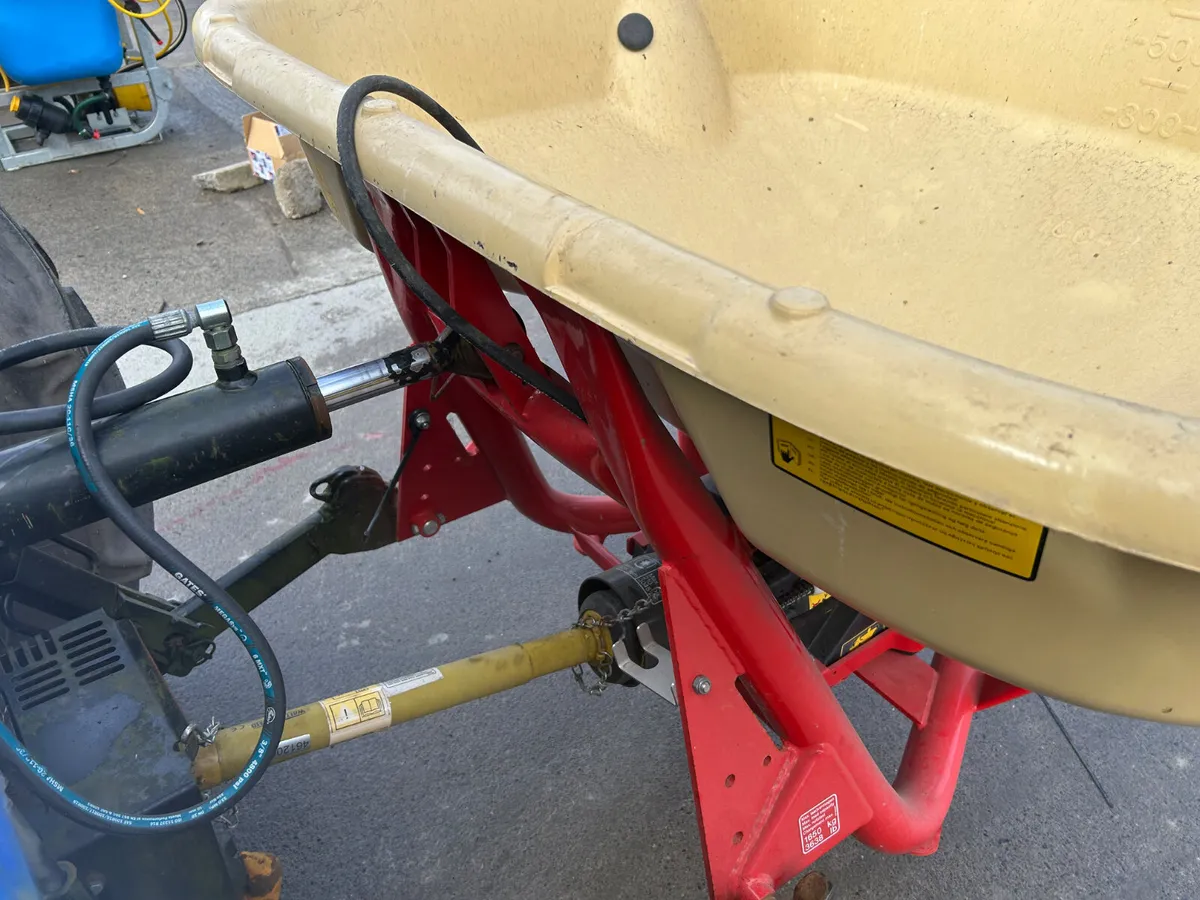 2022 Vicon PS04 Fertiliser Spreader - Image 4