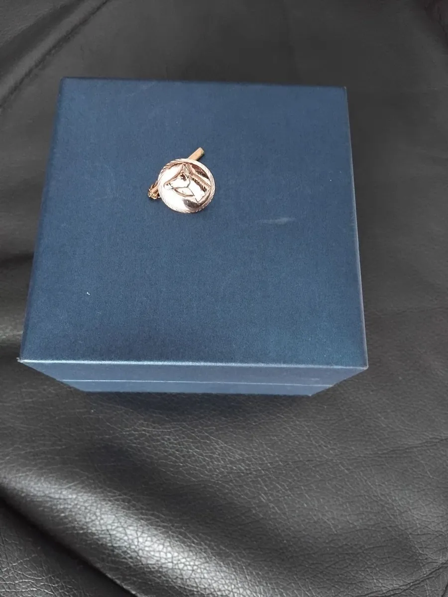 Gold Horse Tie Tack Pin - Image 4