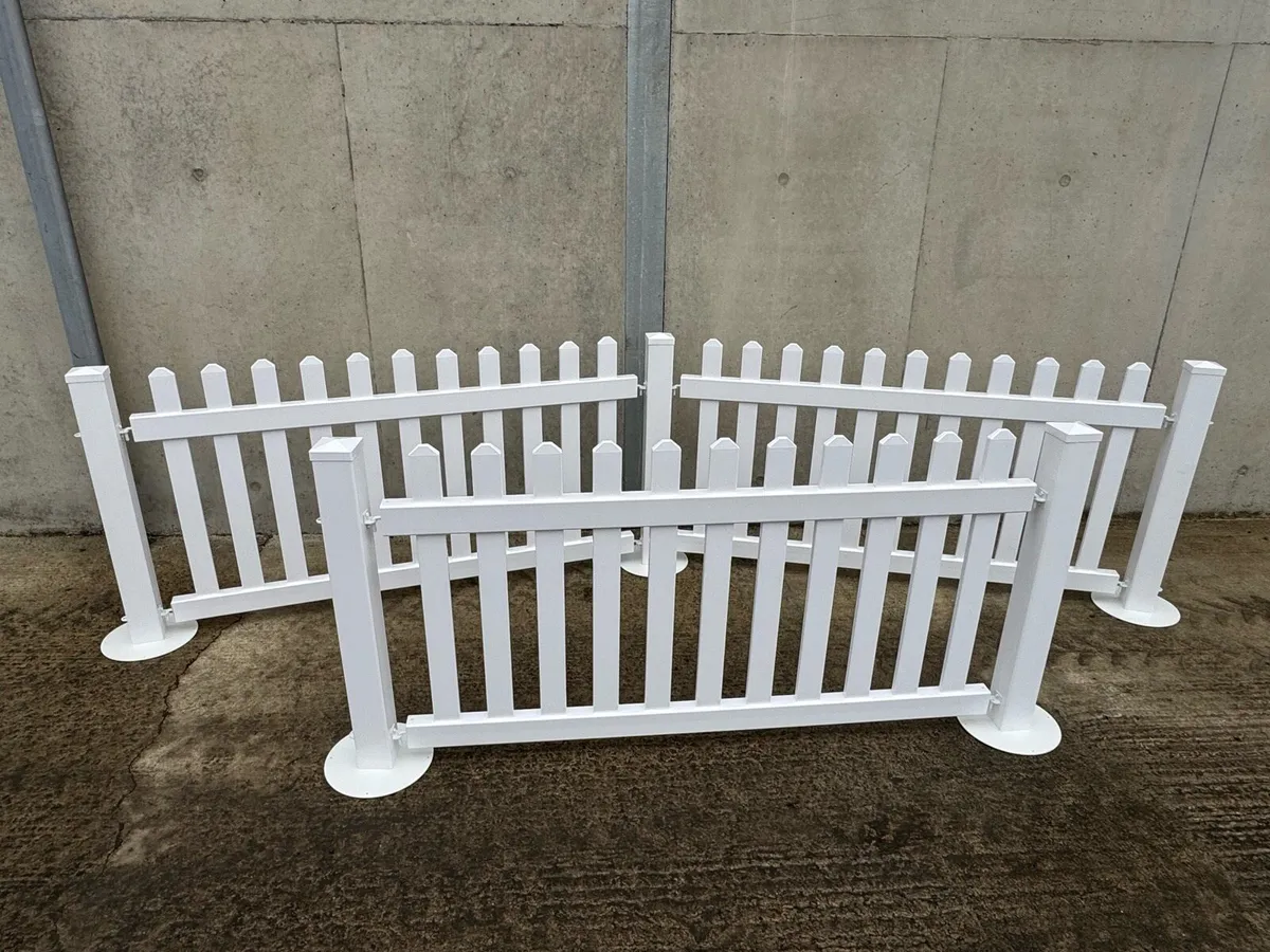 Picket Fencing - Brand New - Image 1