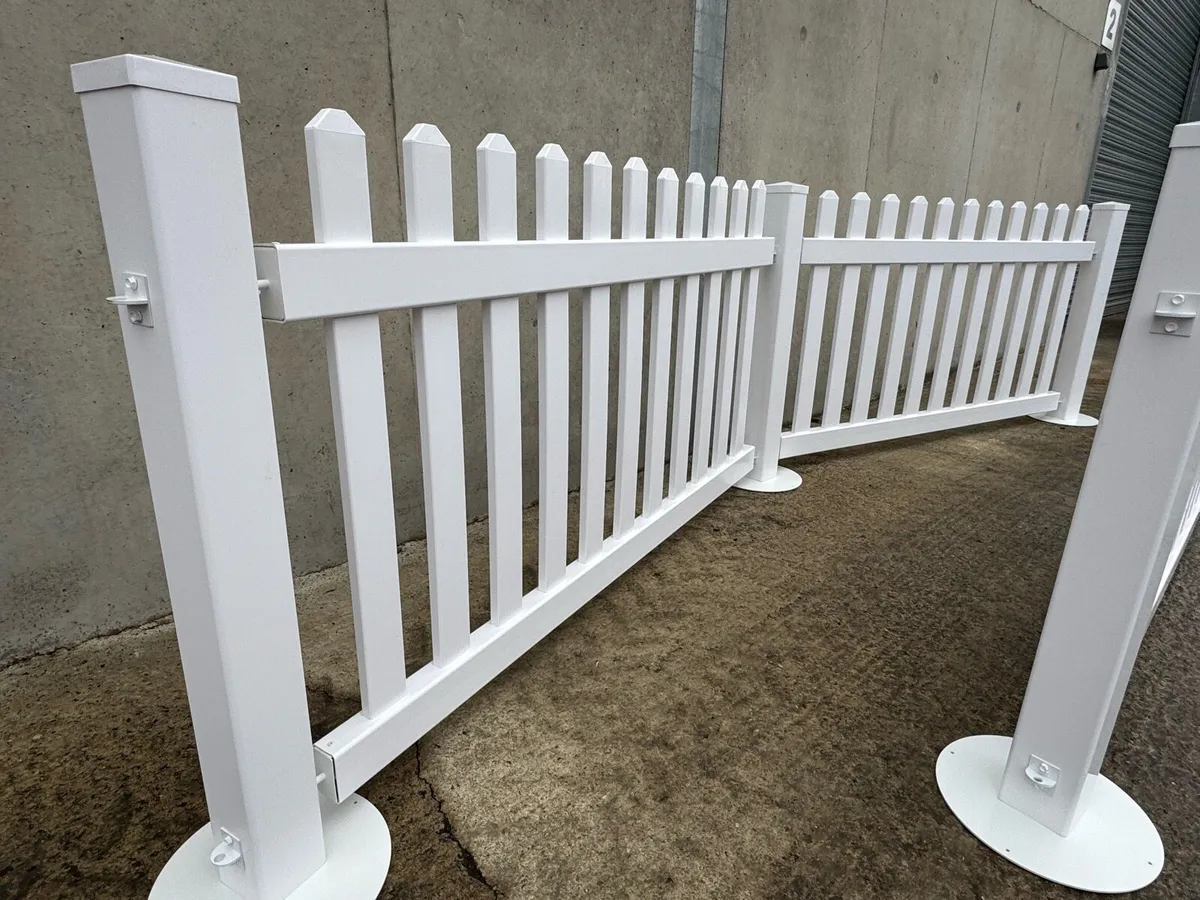 Picket Fencing - Brand New - Image 3
