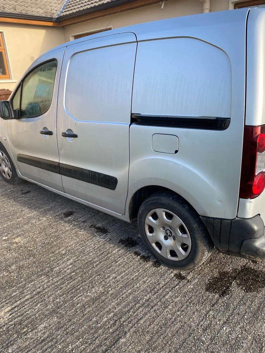 Peugeot van - Image 2