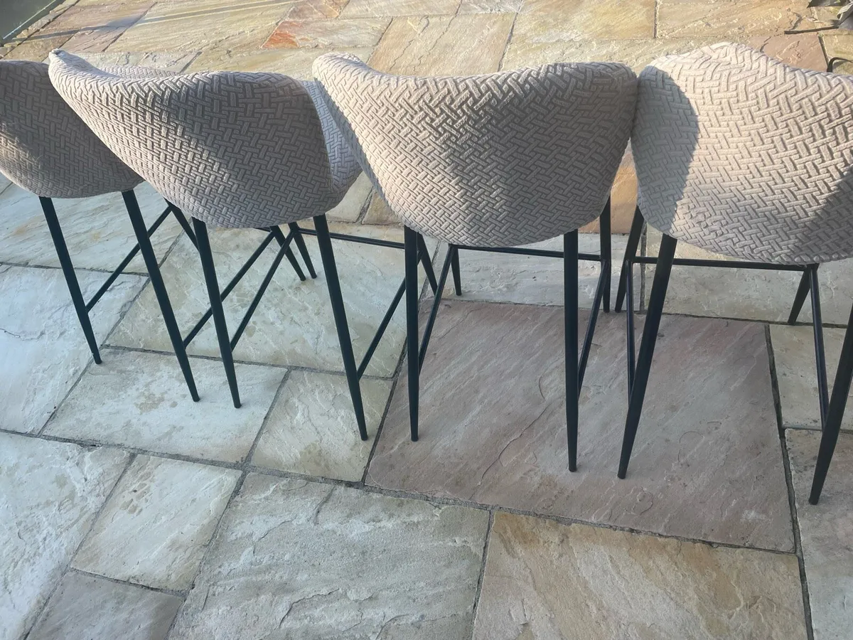 Breakfast table with Granite Top & Four Stools - Image 4