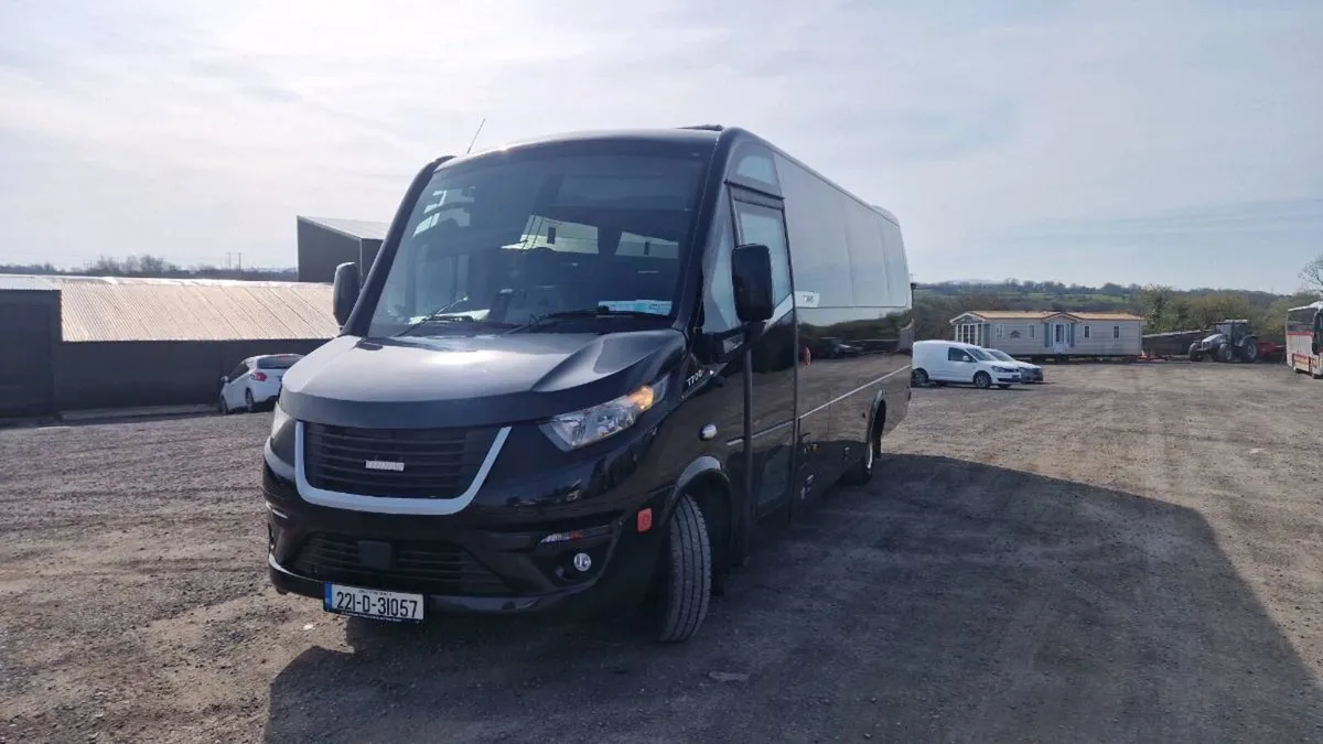 221 Iveco Turas 700s - Image 2