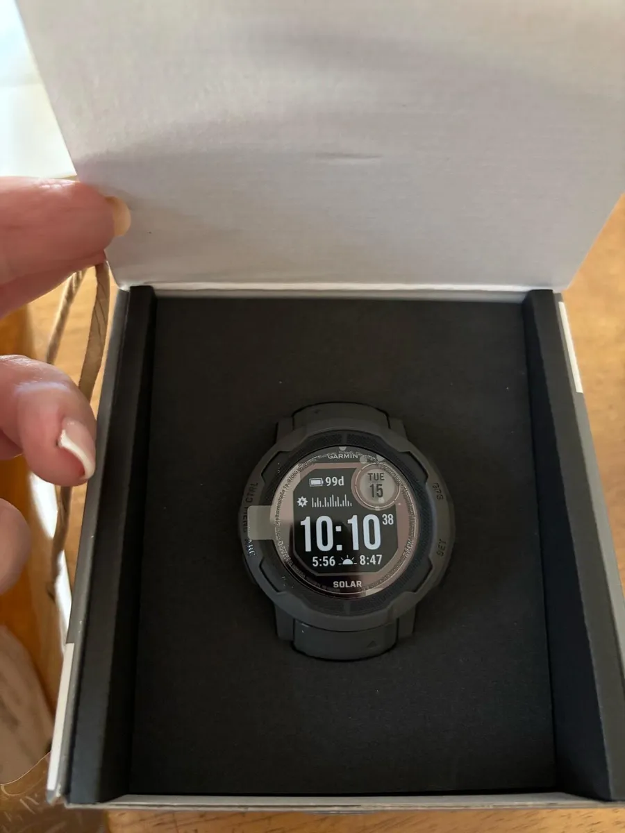 Garmin Instinct 2 solar *LIKE NEW* - Image 2