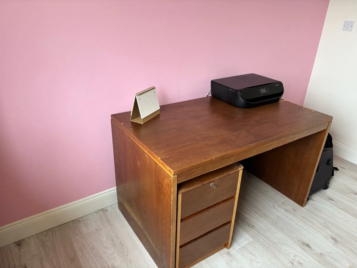 Study desk and drawers - Image 1
