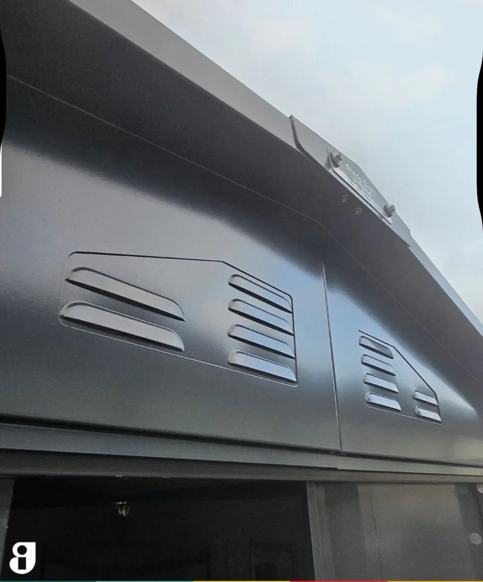 8x10 Steel Shed with Anti Con Lining - Image 4