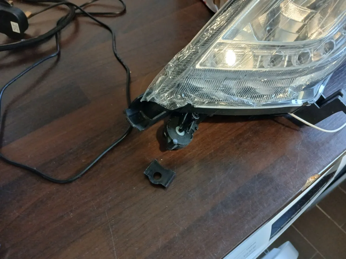 Light for car - Image 1