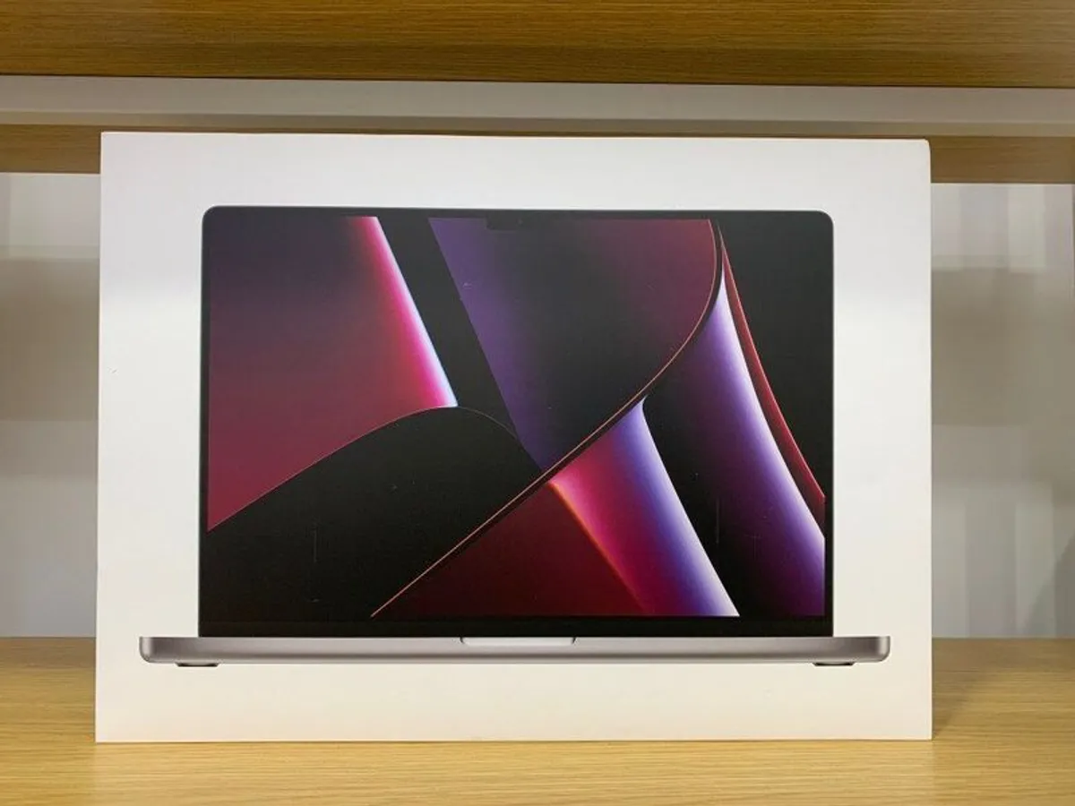 Apple MacBook Pro 16-inch M2 Pro / 32GB / 512GB / Brand New - Unused