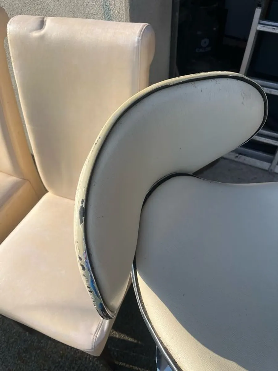 5 X dining chairs & 3 x stools - Image 1