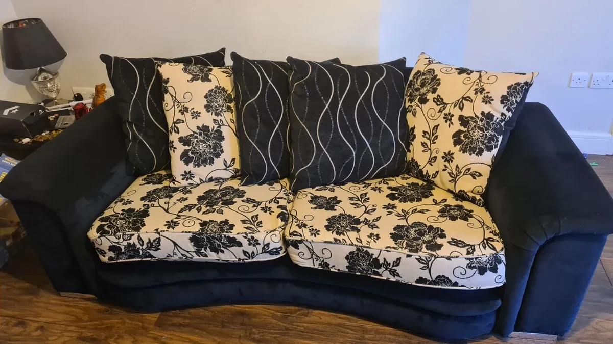 Buy 1 couch, get 1 free - Image 4