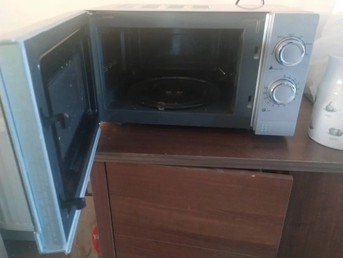 Dimplex Microwave - Image 1