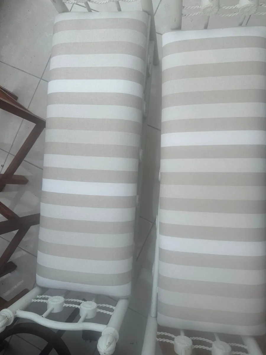 Window seats - Image 2