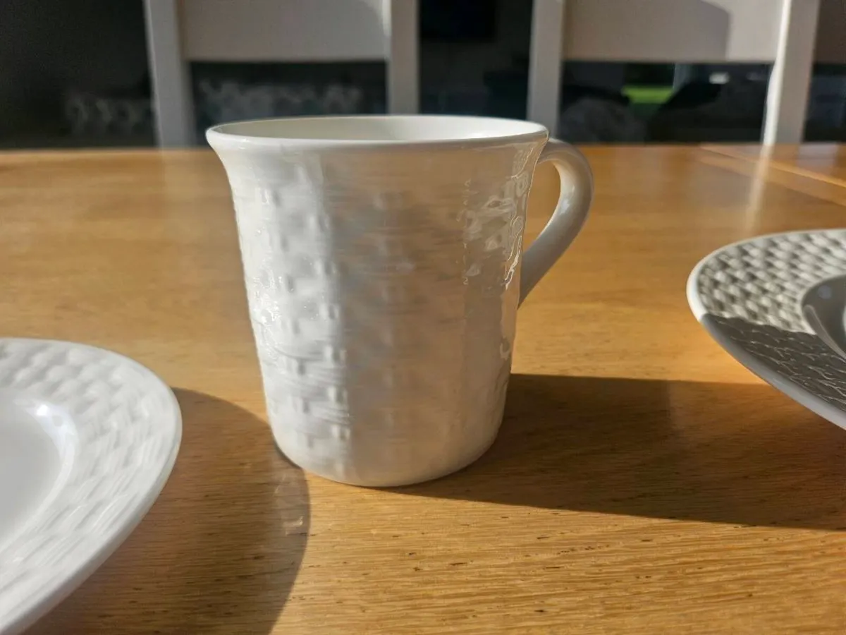 Aynsley Basketware 16pcs bone china - Image 2