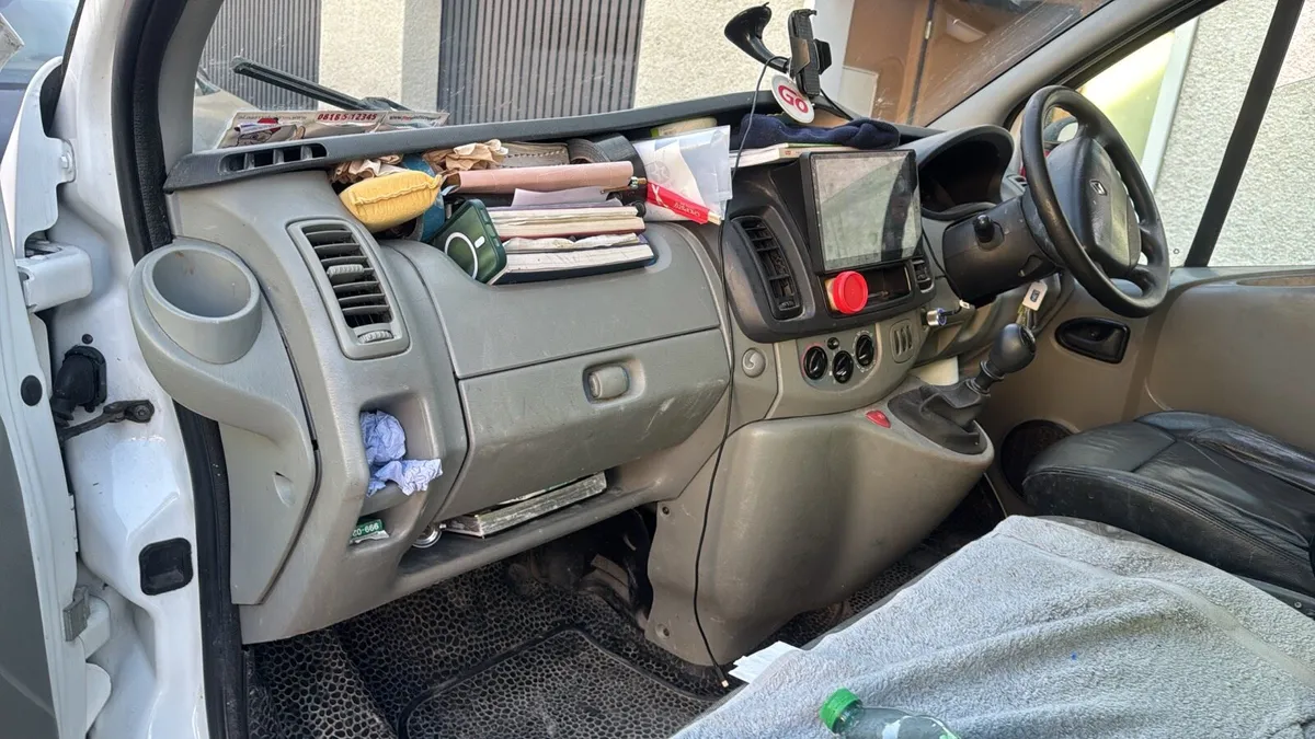 2014 Renault Traffic van - Image 4