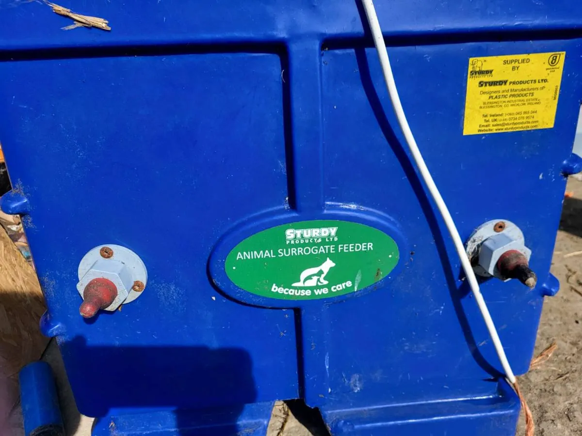 Lamb surrogate feeder - Image 2