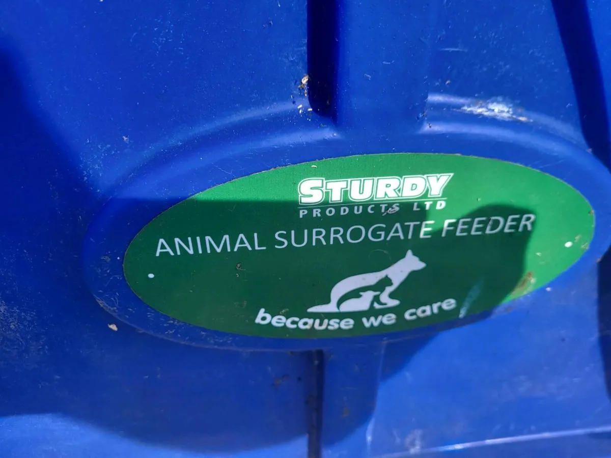 Lamb surrogate feeder - Image 3