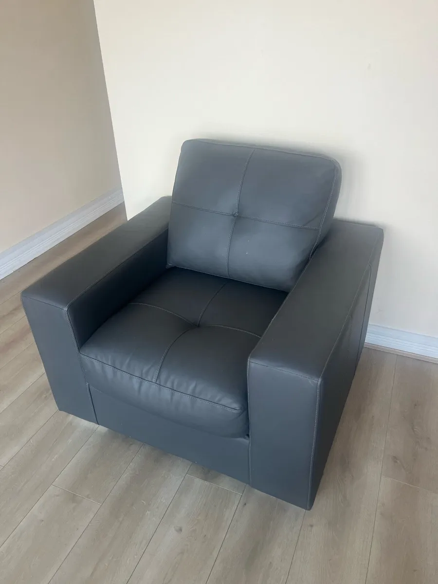 Sofa and coffee table - Image 2