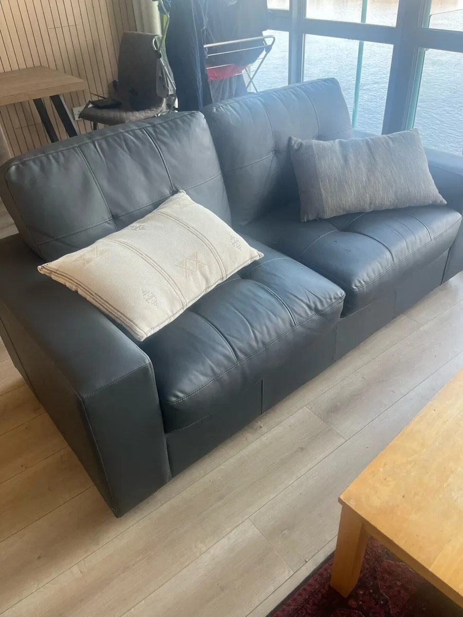 Sofa and coffee table - Image 1