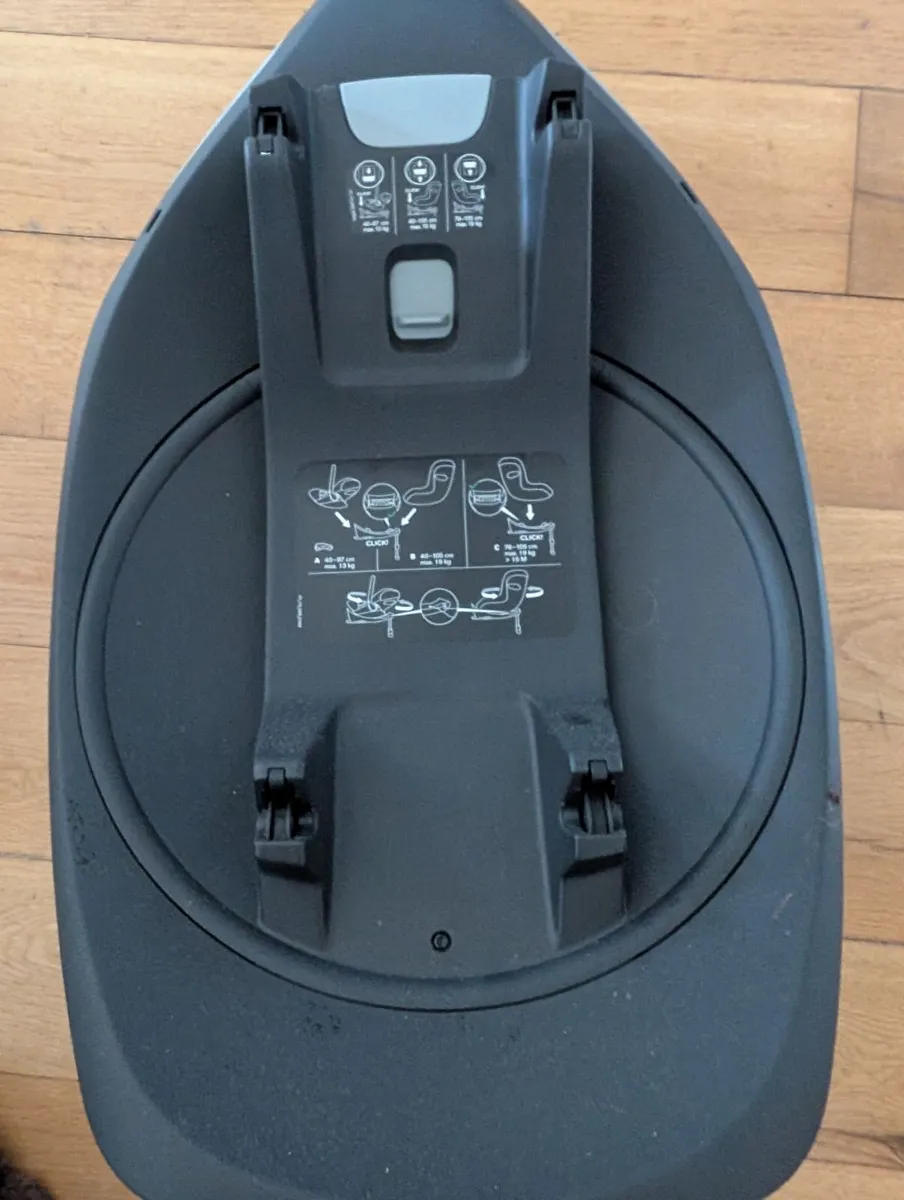 Baby car seat with isofix - selling the car - Image 4