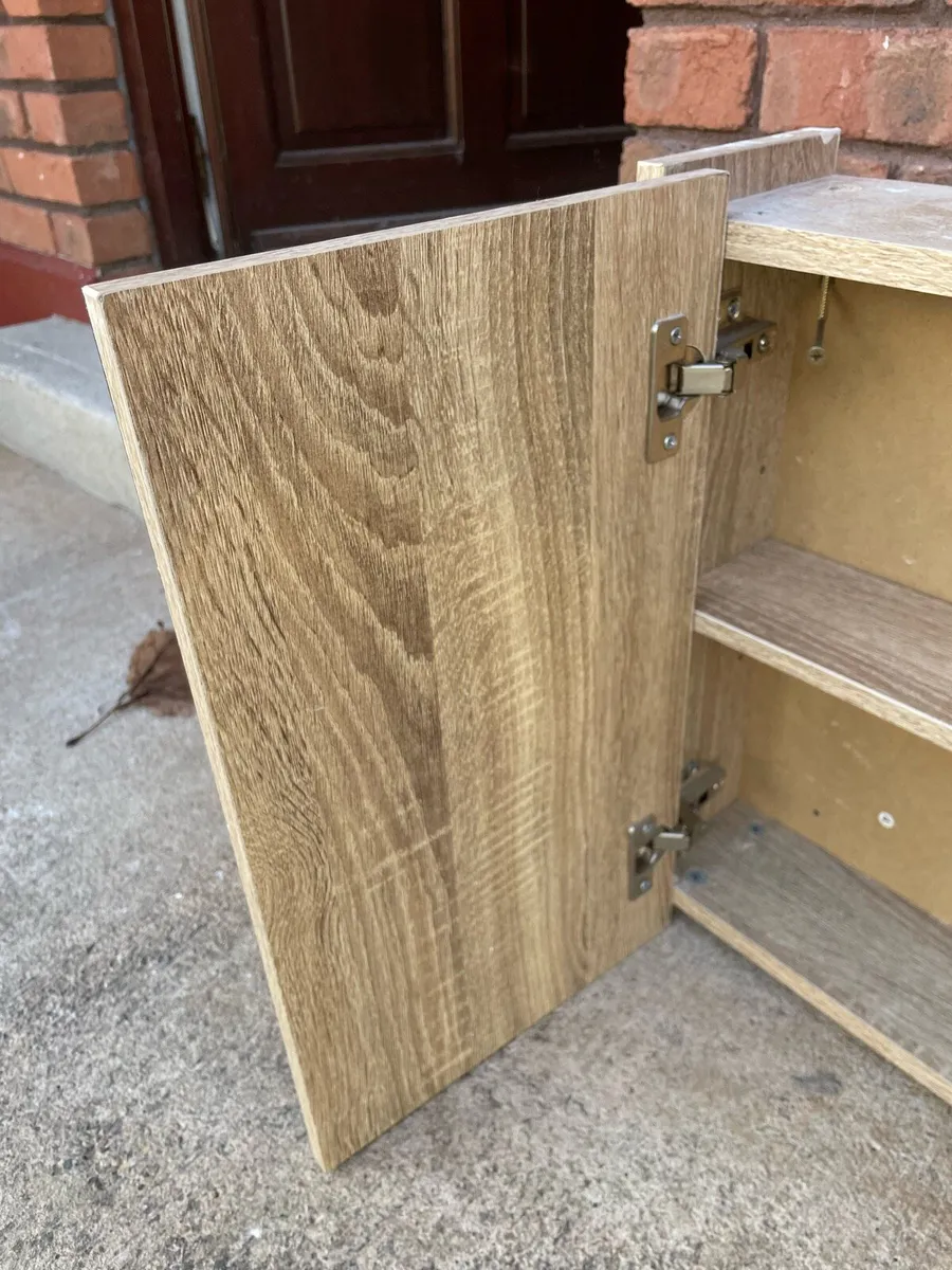 Mirrored Cabinet - Image 4