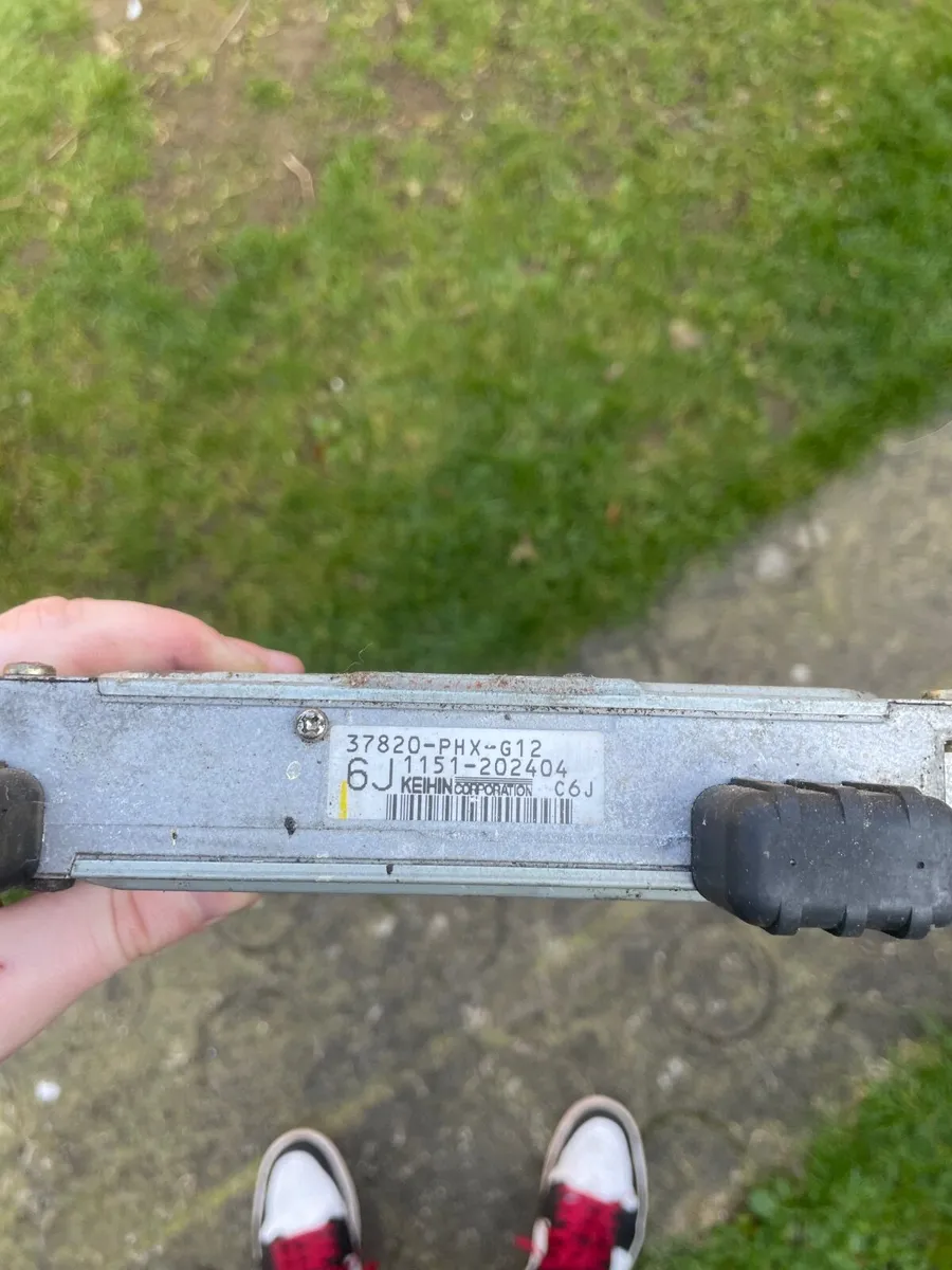 Garage clear out Honda parts - Image 1