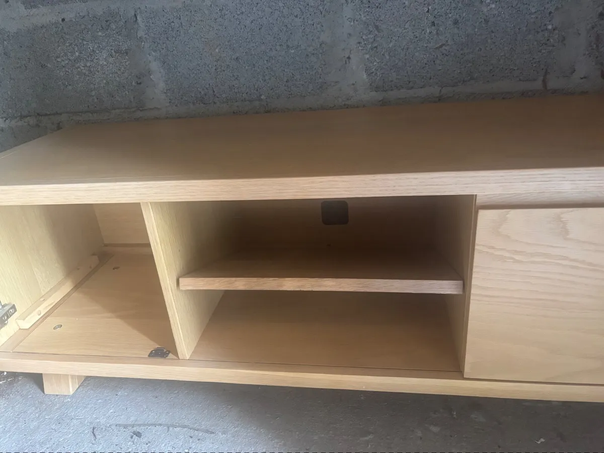 TV Unit - Image 2