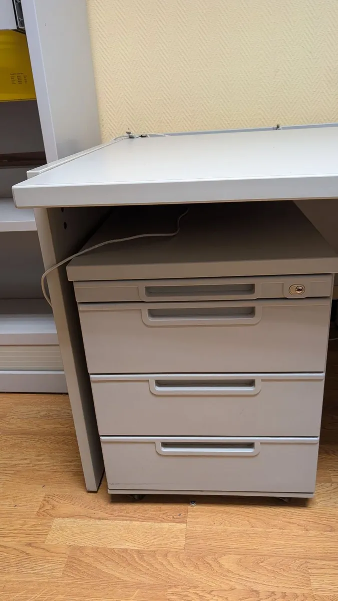 L-Shaped  Desk with drawers and cabinets - Image 4