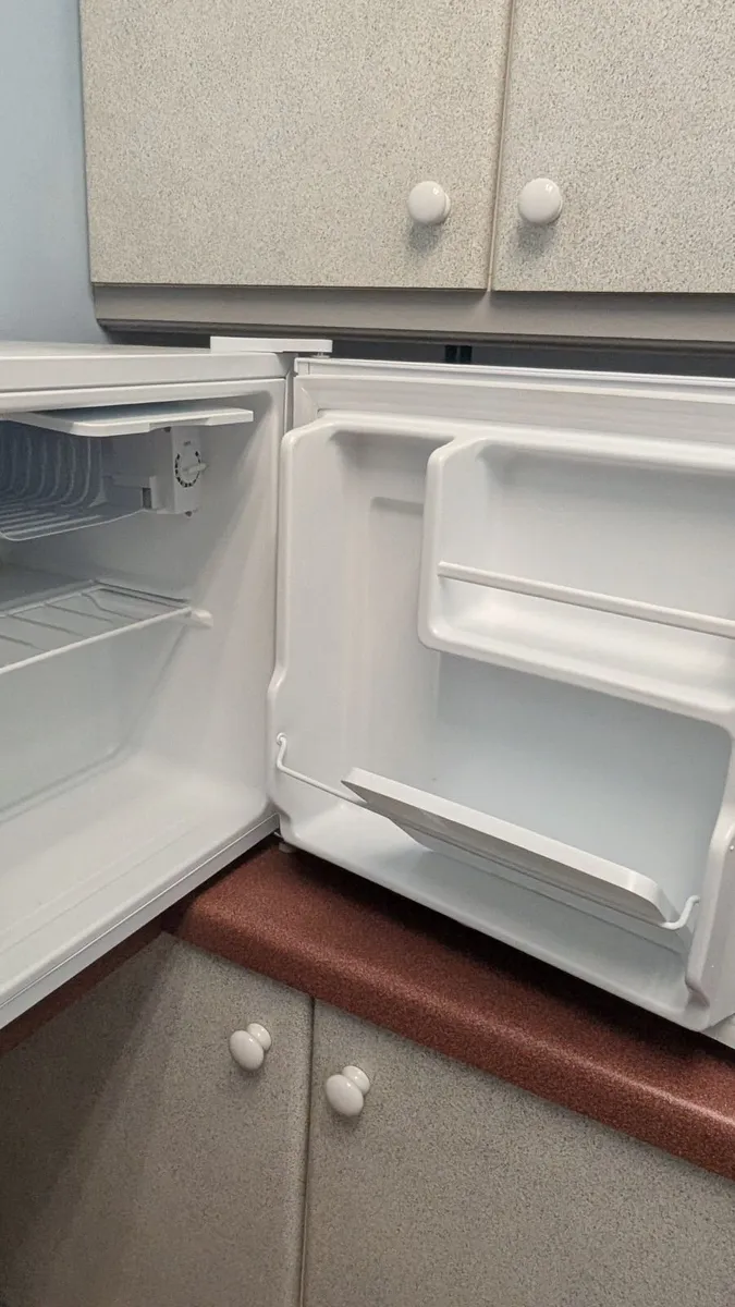 Belling Countertop Fridge - Image 2