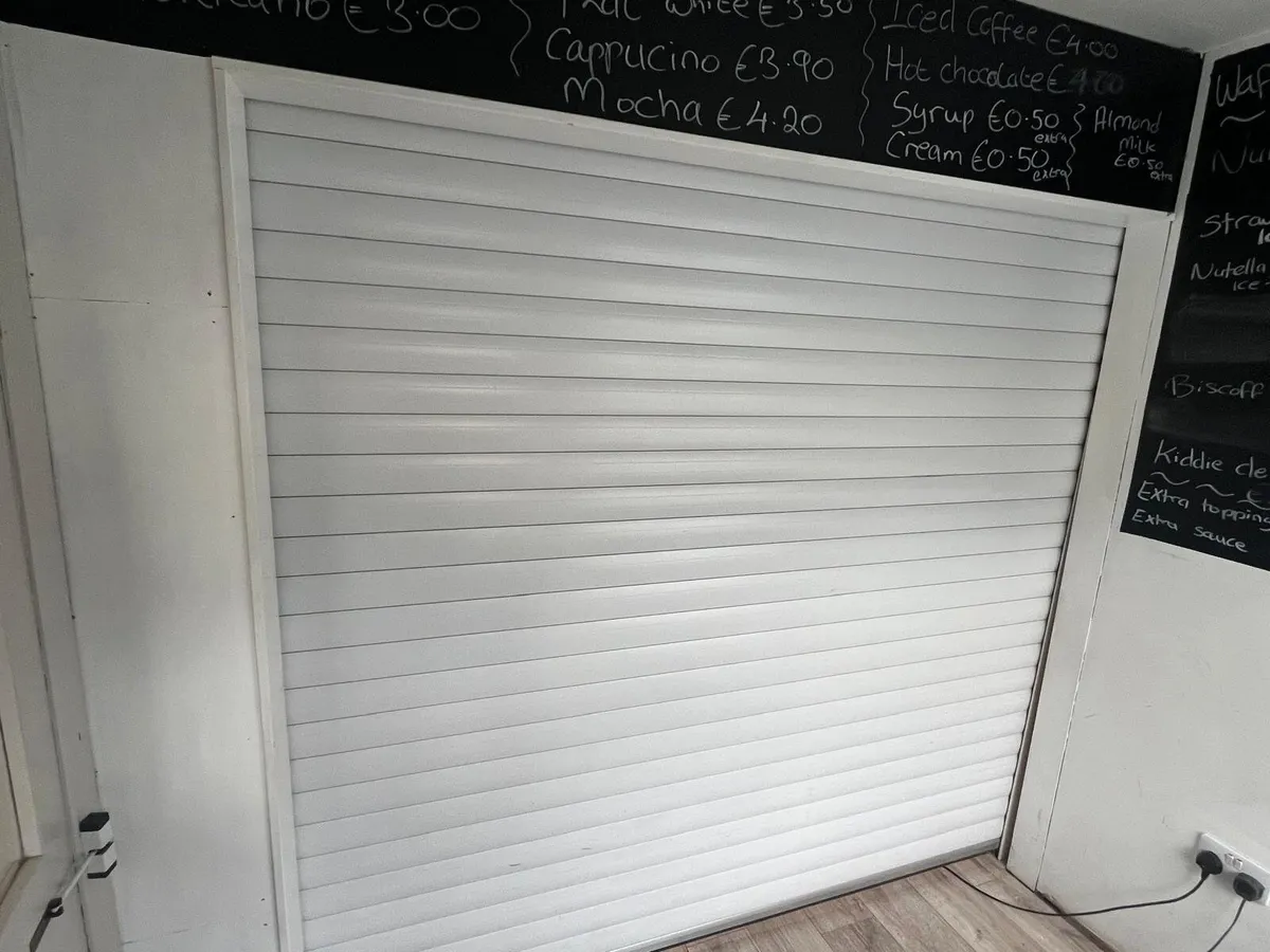 Roller door - Image 2