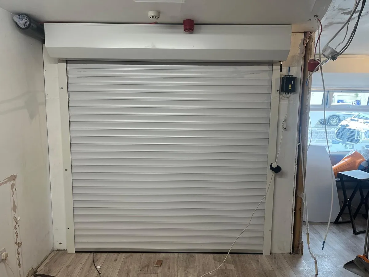 Roller door - Image 3