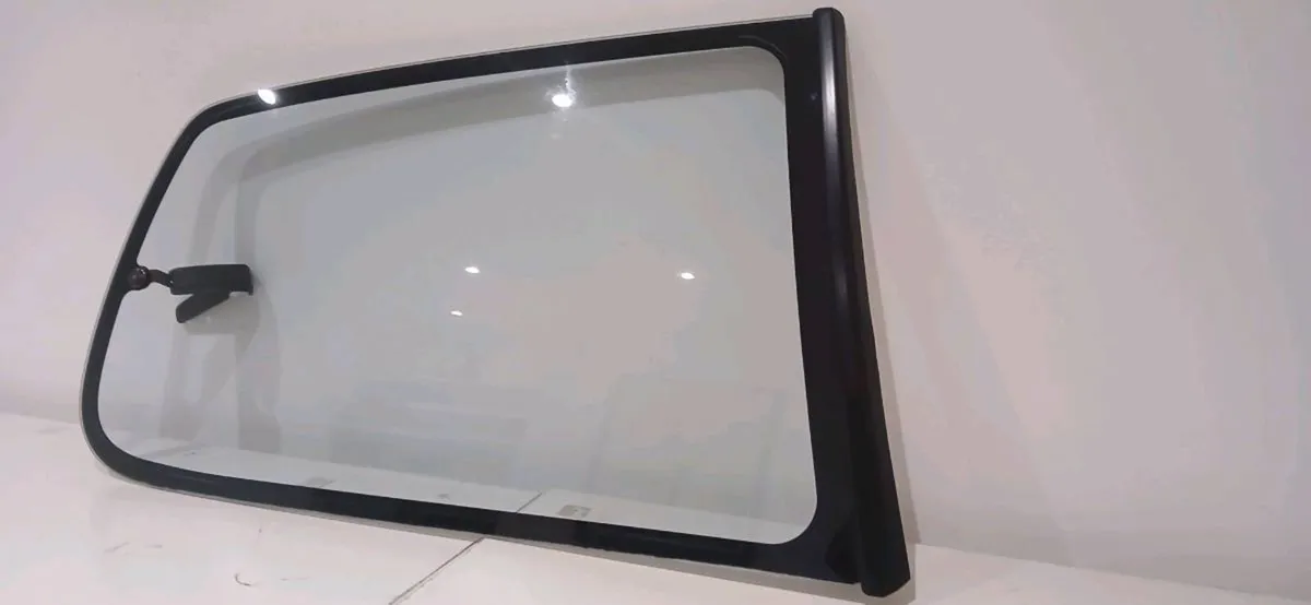 COROLLA GTI GLASS - Image 4