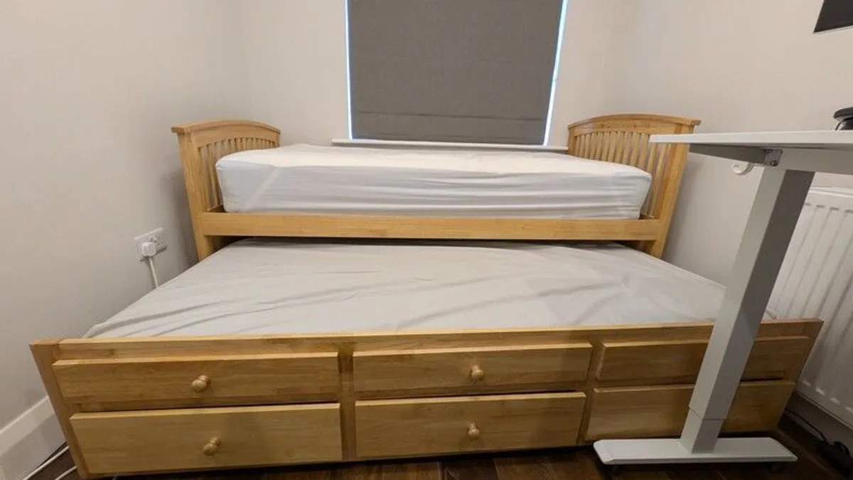 Double bed (single bed with pull out trundle bed) - Image 1