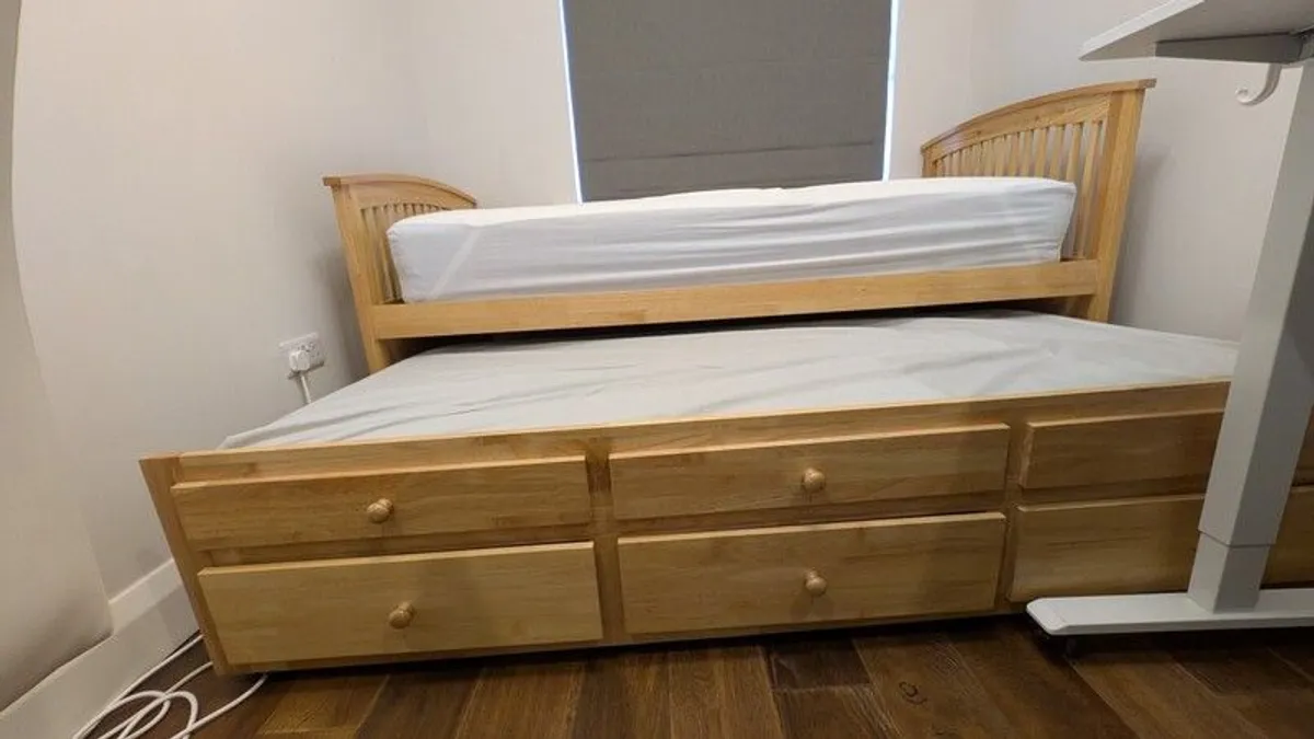 Double bed (single bed with pull out trundle bed) - Image 2