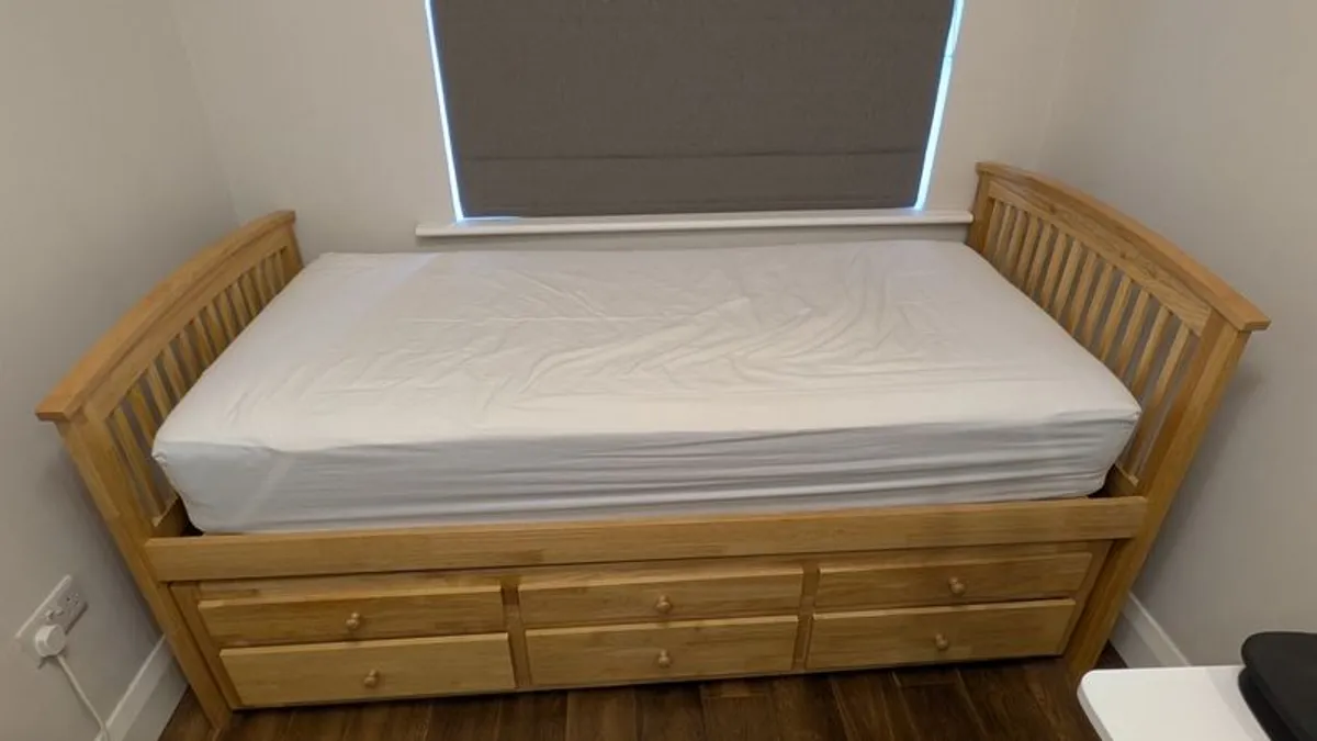 Double bed (single bed with pull out trundle bed) - Image 4