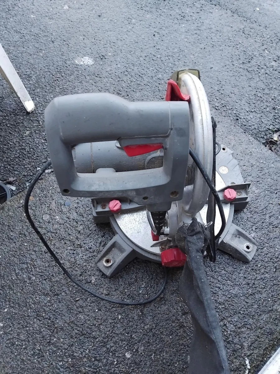 Chop saw working perfect price too sell 70e - Image 3