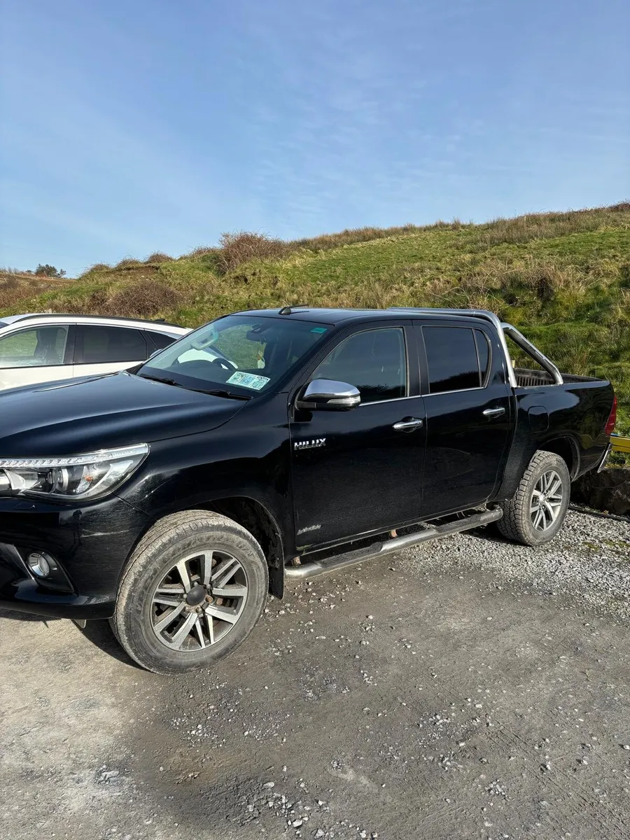 Toyota Hilux 2017 - Image 3