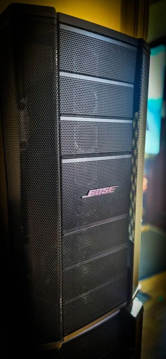 Bose F1 Model 812 Active two speakers 1000 wats - Image 1