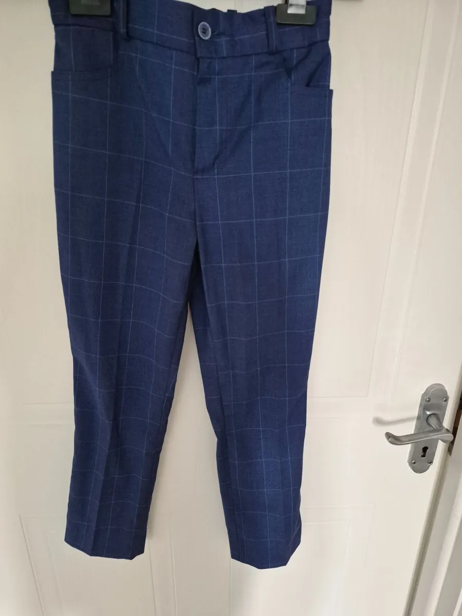 Boys suit - Image 2