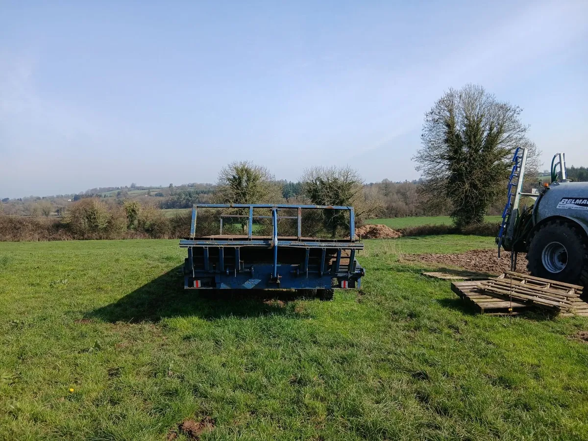 Bale trailer/lowloader - Image 2