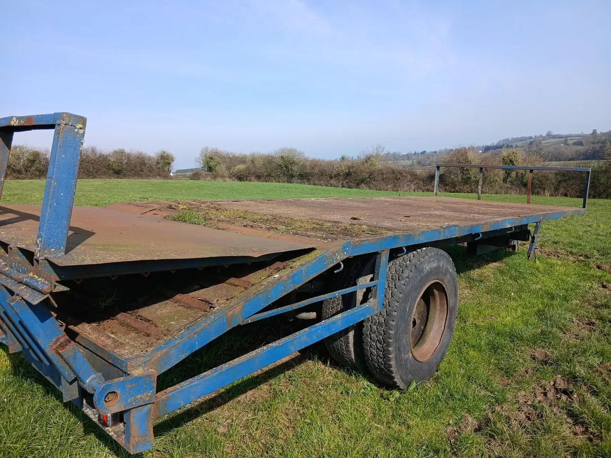 Bale trailer/lowloader - Image 4