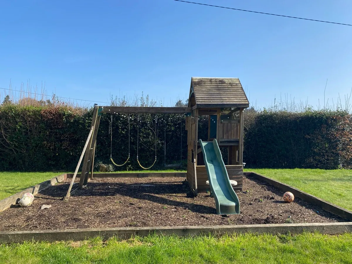 Children’s playhouse, slide & swing set - Image 1