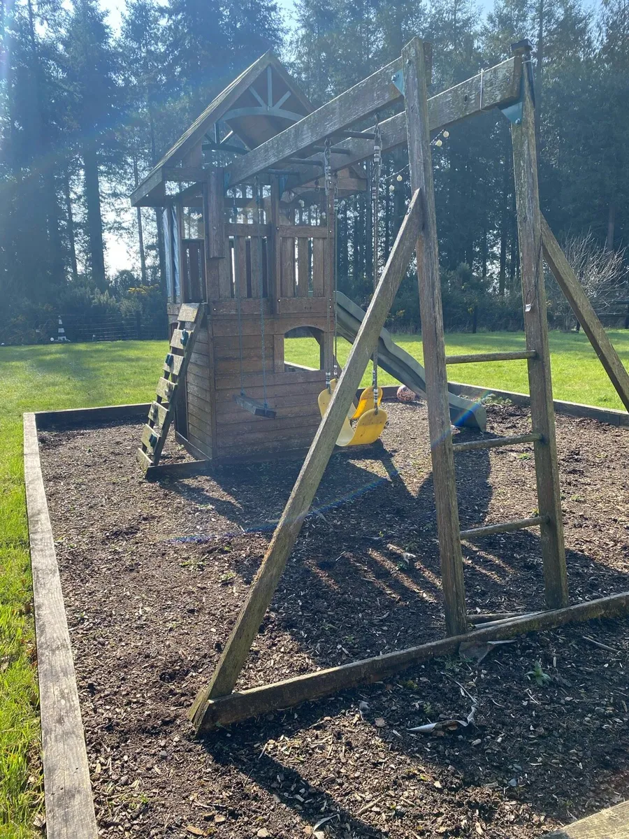 Children’s playhouse, slide & swing set - Image 4