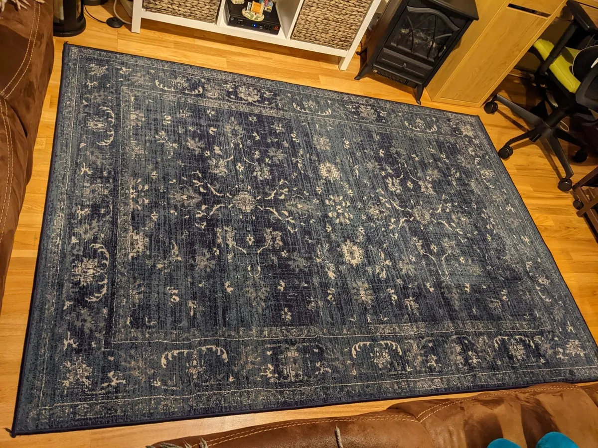 Blue Rug Carpet - Image 1